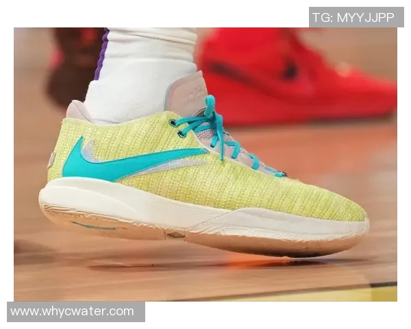 球星脚下战靴颜色各异彰显个性化风格与球场独特魅力