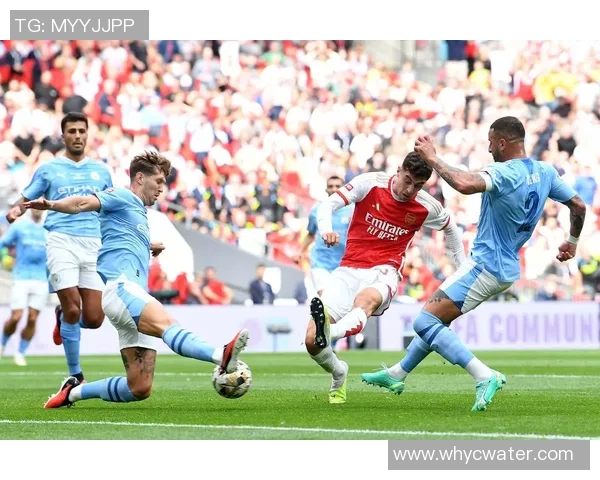 全球足球巨星真实写真集精彩瞬间解析,感受顶级球员的独特魅力与风采 全球足球巨星真实写真集精彩瞬间解析,感受顶级球员的独特魅力与风采